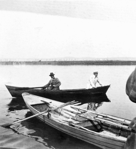 Hermann Hesse mit Booten